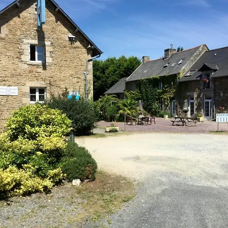 Hotel La Quebecoise 2*